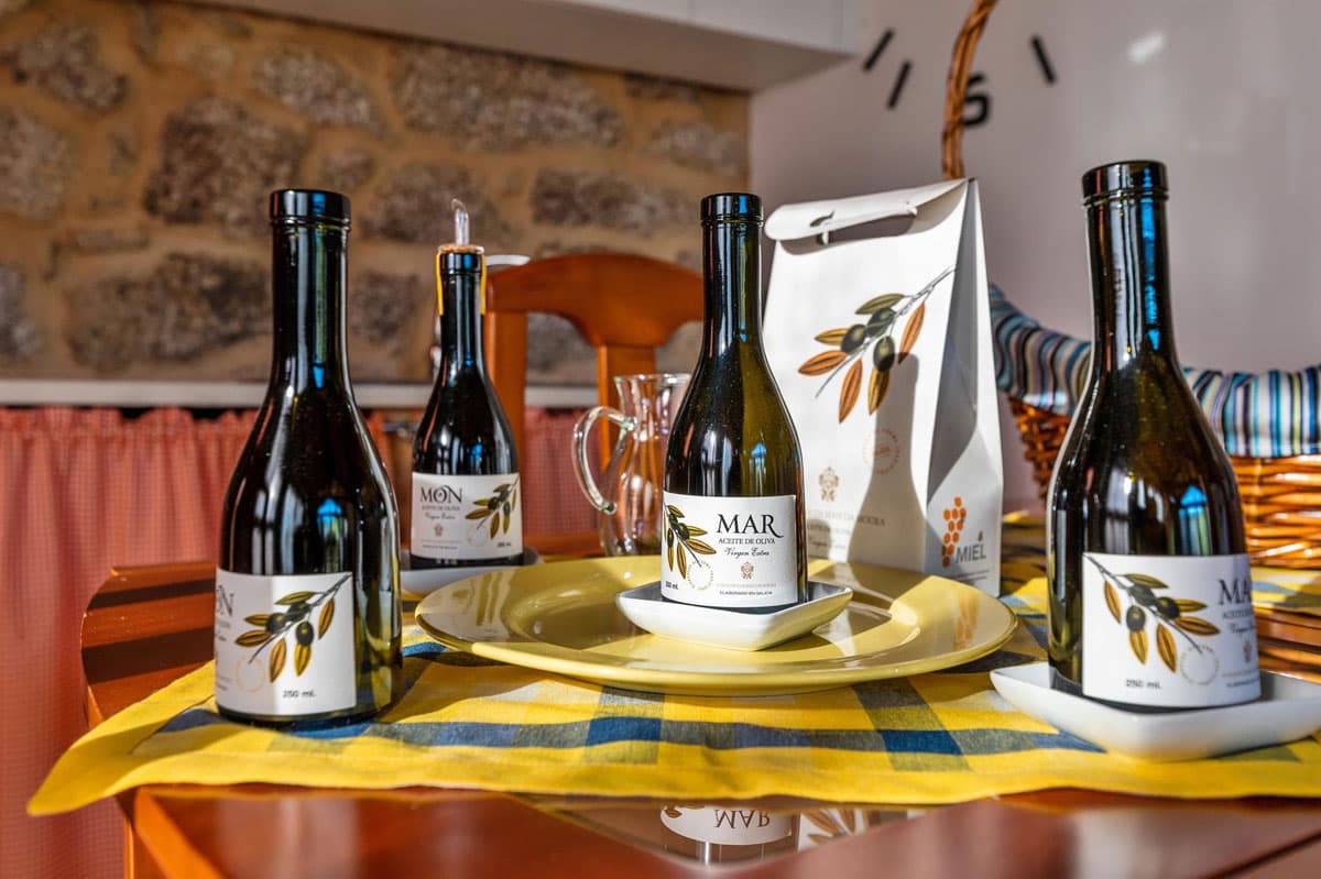 Confeccionamos nuestro aceite de forma artesanal